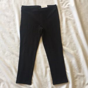 HUE  Cotton Capri Black Leggings Size Small.